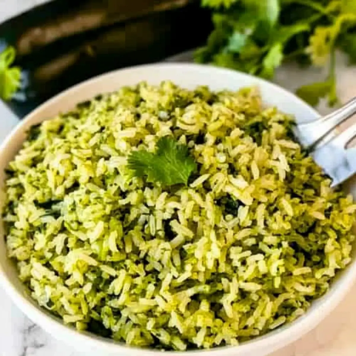 Vibrant Green Poblano Rice: A Flavorful Twist for Dinner