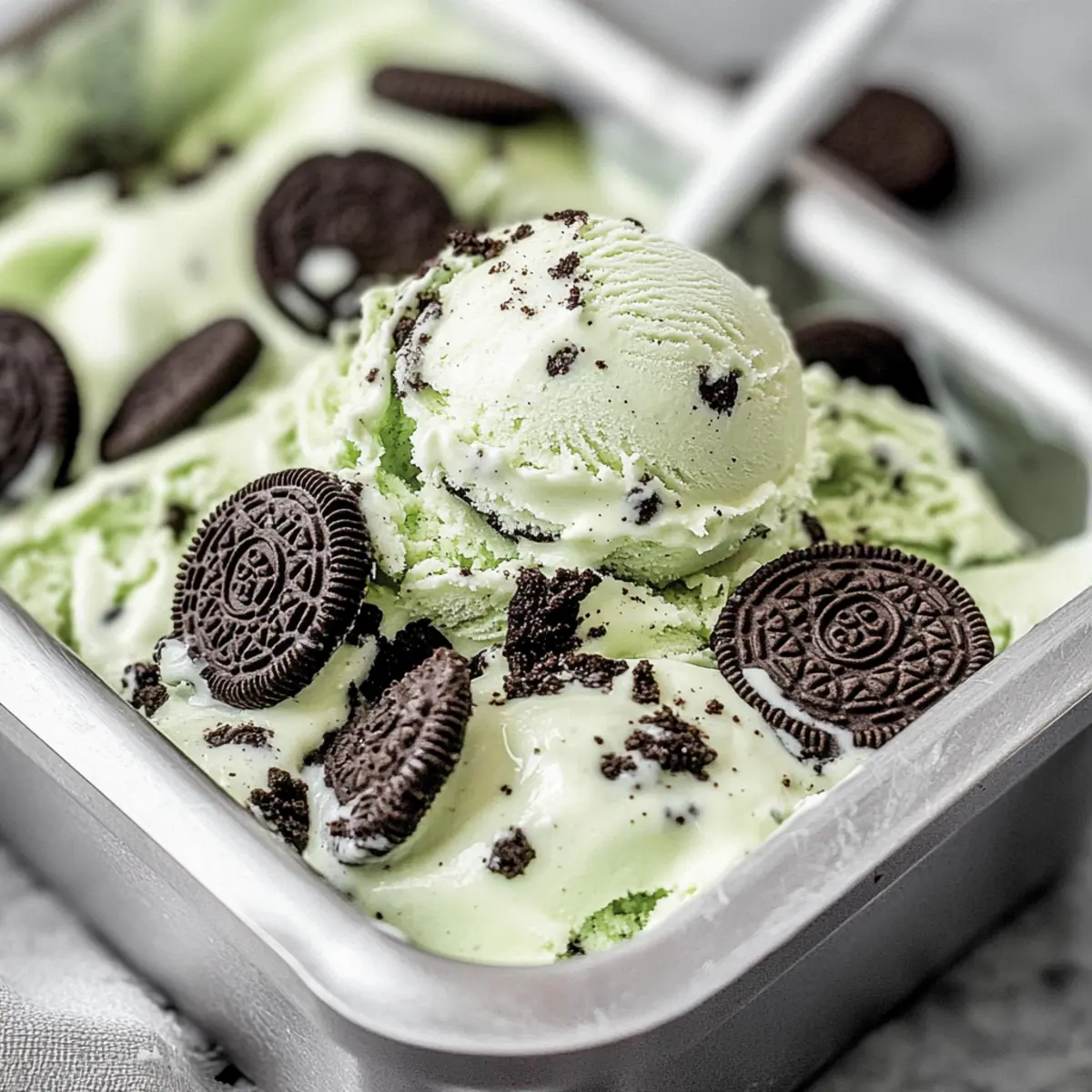 Mint Cookies and Cream Ice Cream for a Refreshing Summer Treat