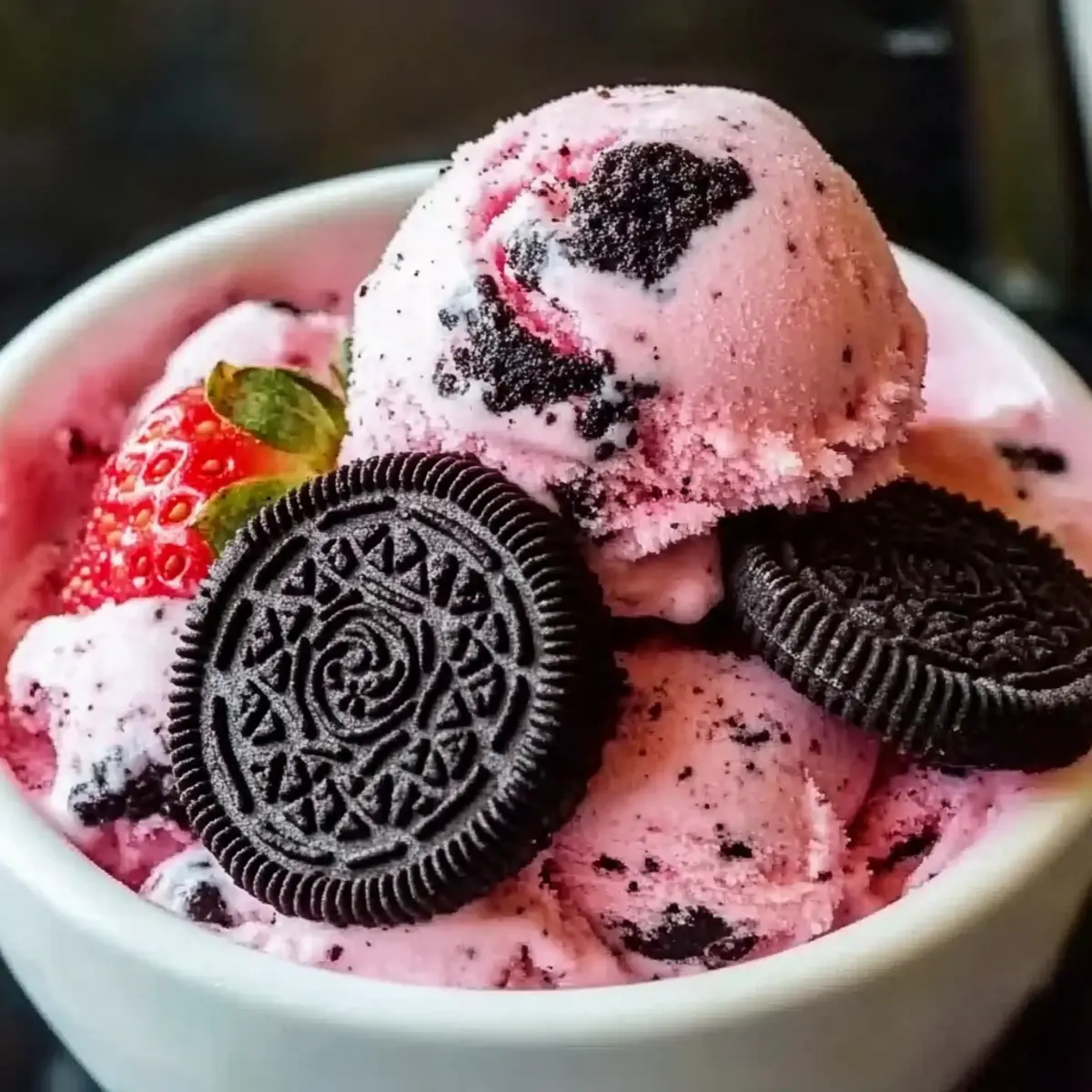 Delightful Strawberry Oreo Ice Cream for Your Summer Bliss