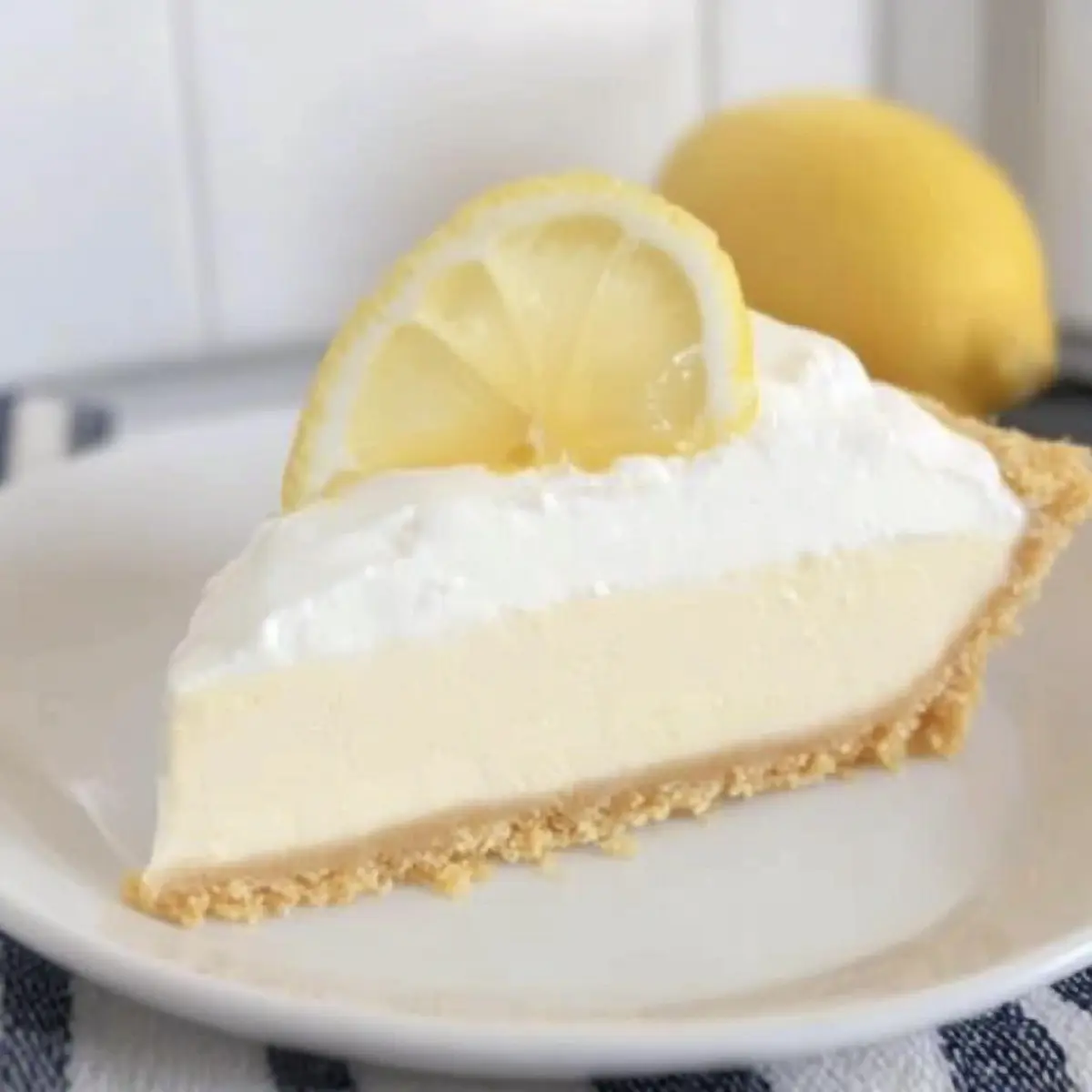 Creamy Lemon Jello Pie: Refreshing No-Bake Delight for Summer